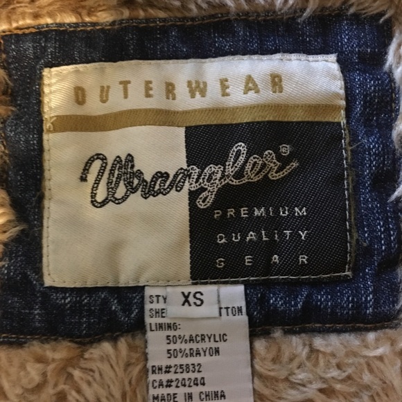 Vest - Picture 5 of 8